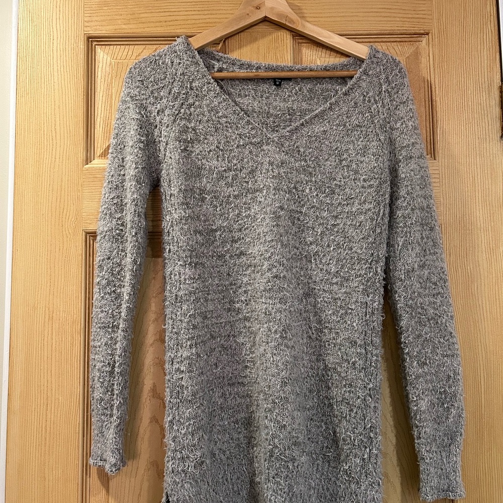 Dynamite Textured Gray V-Neck Sweater